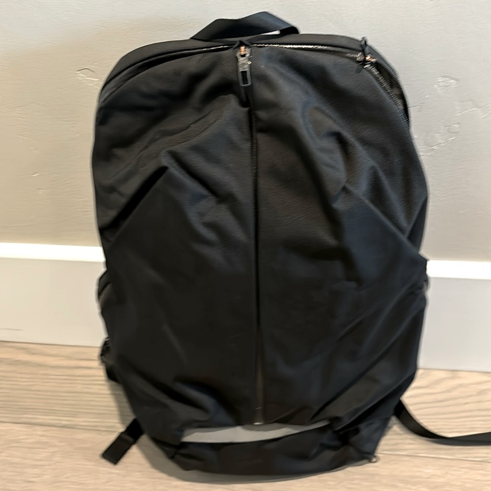Lululemon Backpack, Black, Defective, Broken Zipper